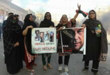 Independent candidates linked to jailed khan outperform in pakistan poll