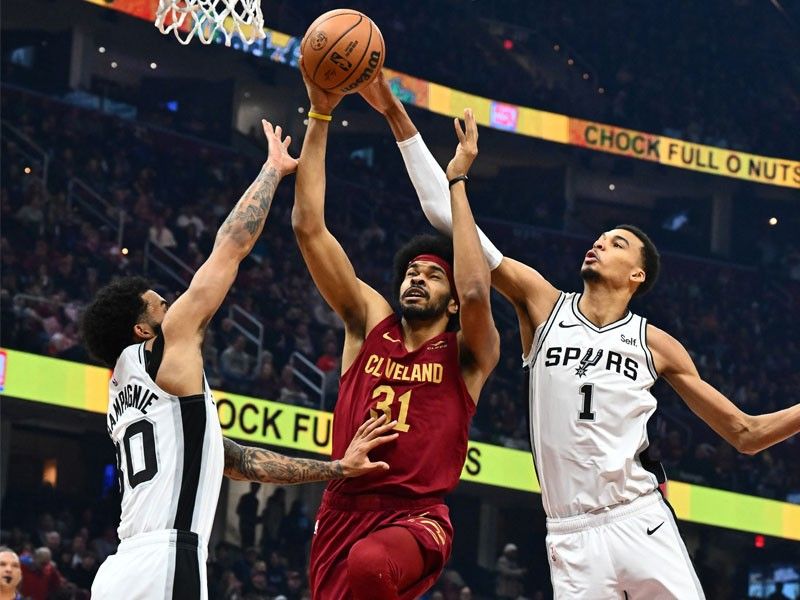 Allen scores 29 as cavs hold off wembanyama s spurs