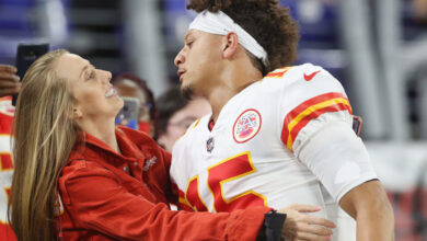 Mahomes led chiefs visit allen s bills in nfl playoff showdown