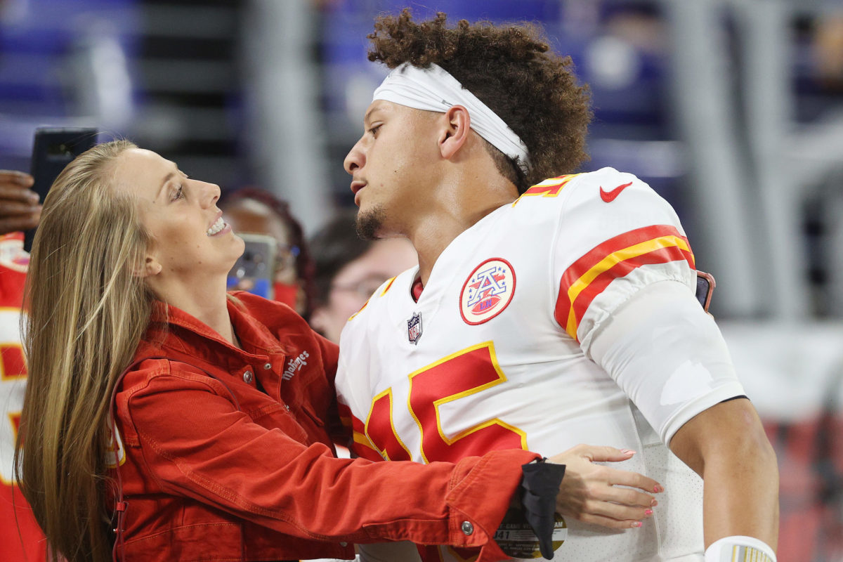 Mahomes led chiefs visit allen s bills in nfl playoff showdown