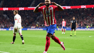 Atletico beat sevilla to reach copa semis as depay delivers