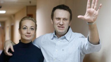 Navalny aide confirms his death as family calls for body to be returned