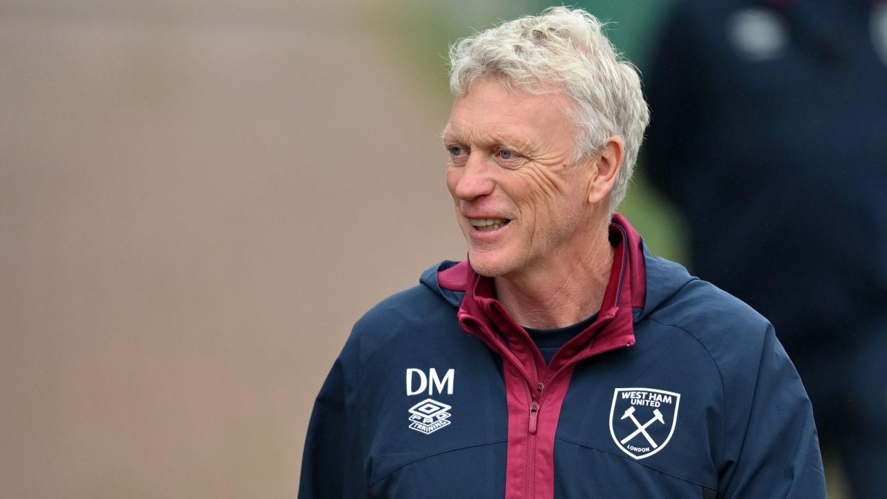 Moyes undecided over west ham future despite offer of new deal