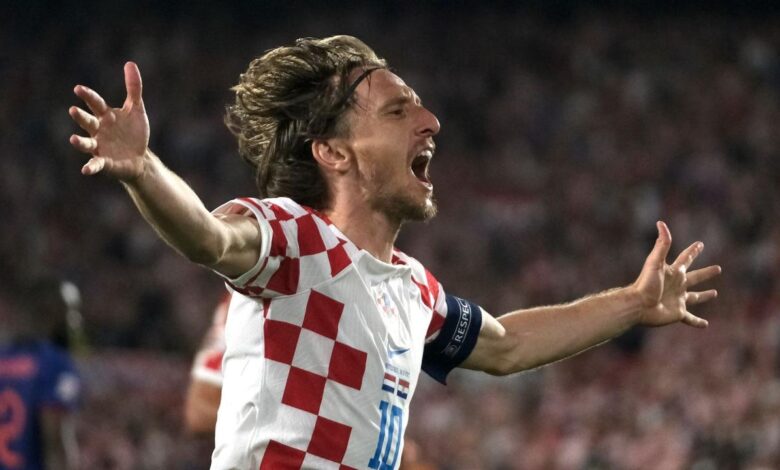 Modric thunderbolt breaks sevilla hearts as madrid win again