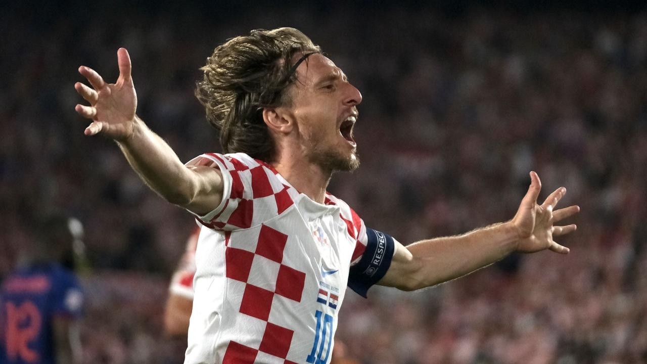 Modric thunderbolt breaks sevilla hearts as madrid win again