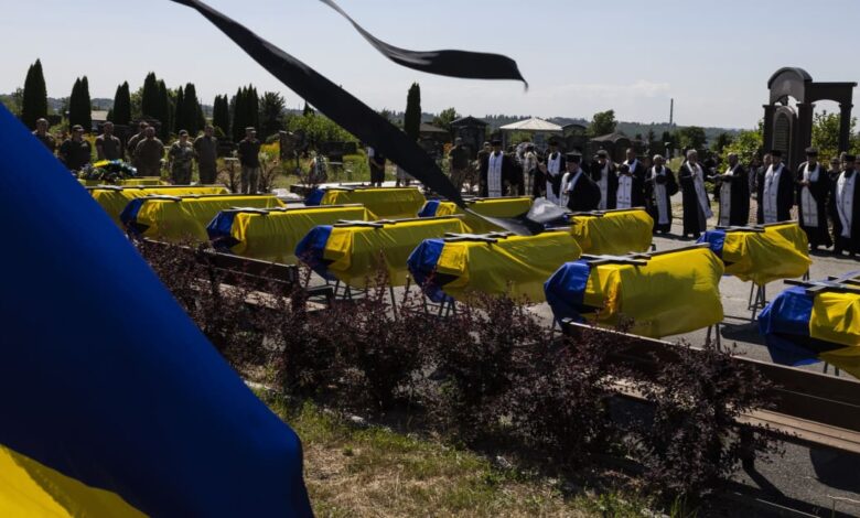 Relatives of missing ukrainian soldiers search for loved ones