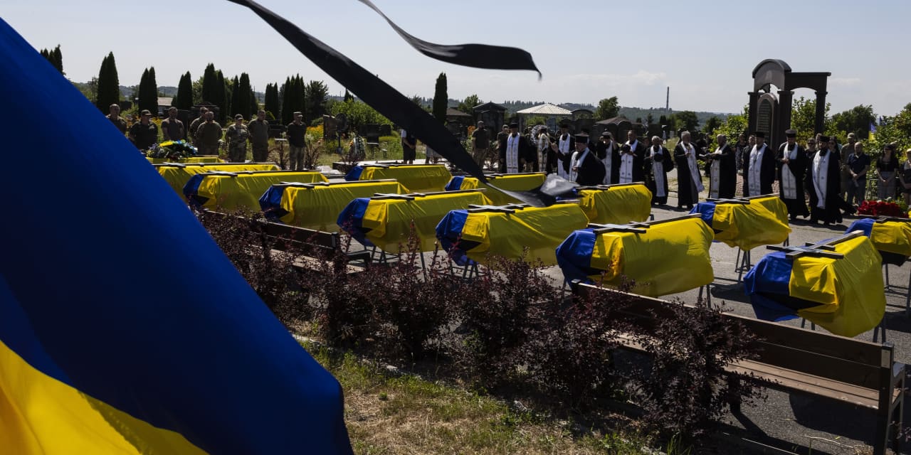 Relatives of missing ukrainian soldiers search for loved ones