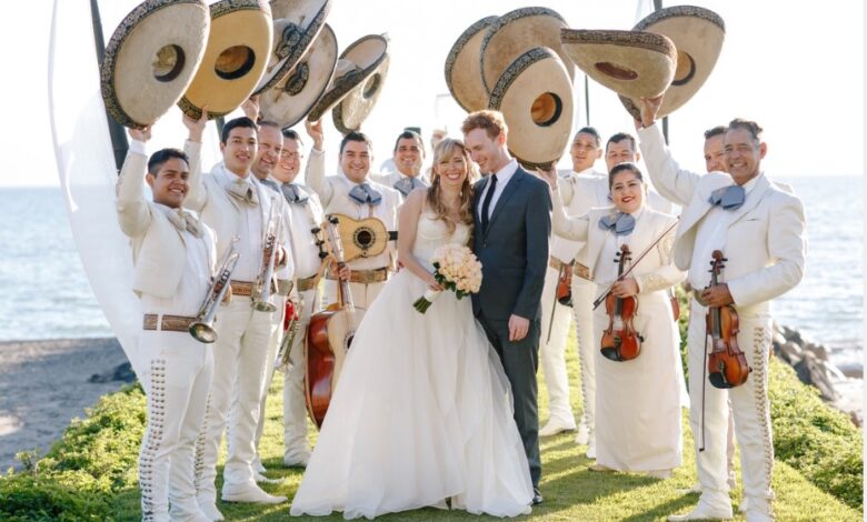 1 200 couples get hitched in mexican mass wedding