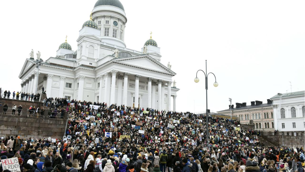 Finnish victorious postal emerge pau finland finsk koster statsministeren marxist sig