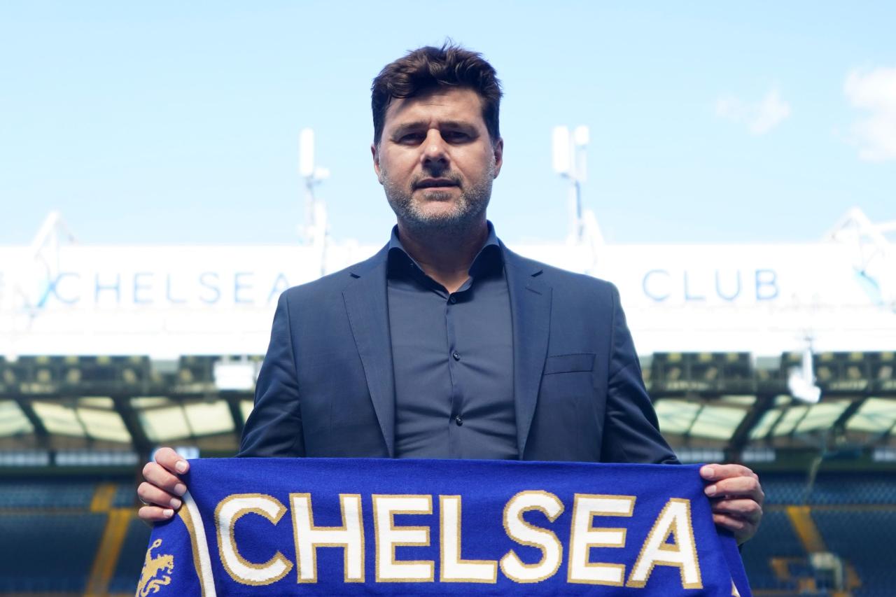 Under fire pochettino reveals good text from chelsea owners