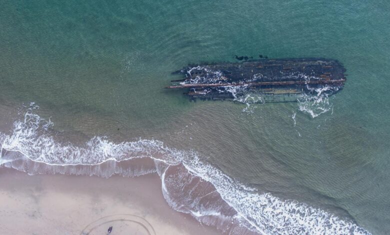 Archeologists probe mysterious canadian shipwreck